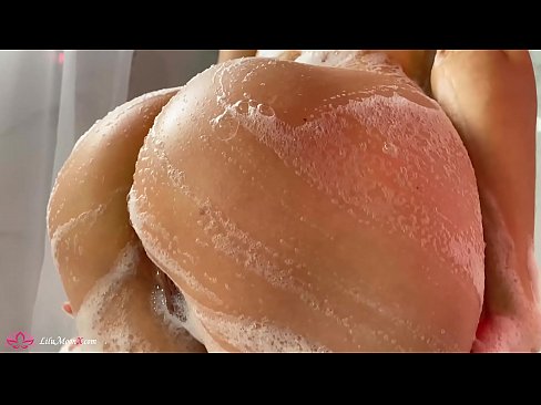 ❤️ Si rambut coklat Melancap Faraj dengan Vibrator hingga Orgasme Intens dalam Mandi lucah super pada kami